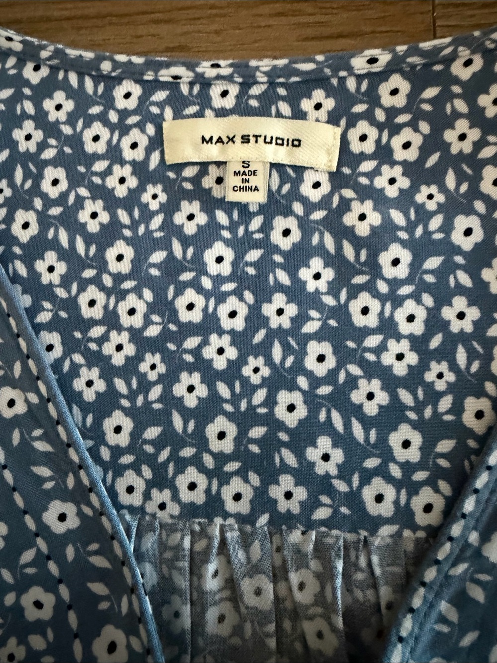 Max Studio Womens Small Blue White Floral Faux Wrap Rayon Blouse Long Sleeve - Picture 12 of 16